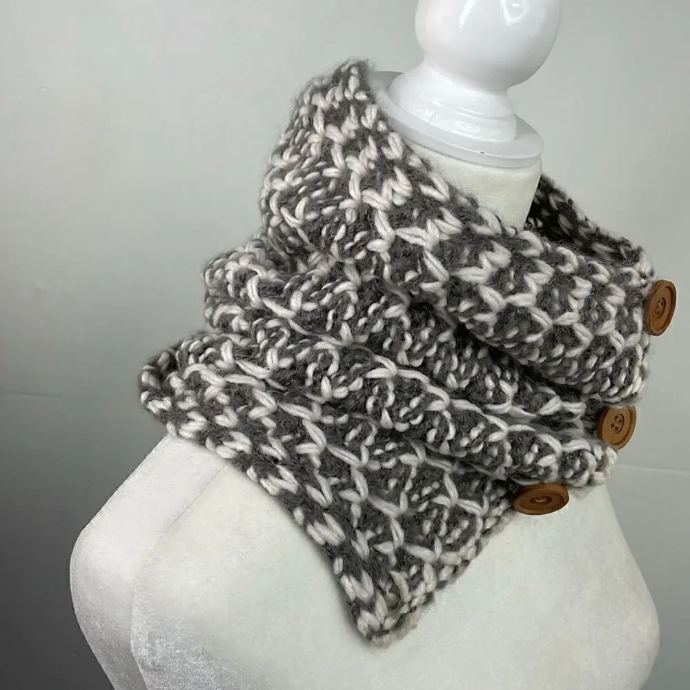 Simply Noelle Chunky Knit Scarf with Buttons Gray and White